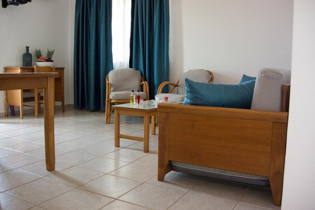 Michael Apartments Агия-Марина Экстерьер фото